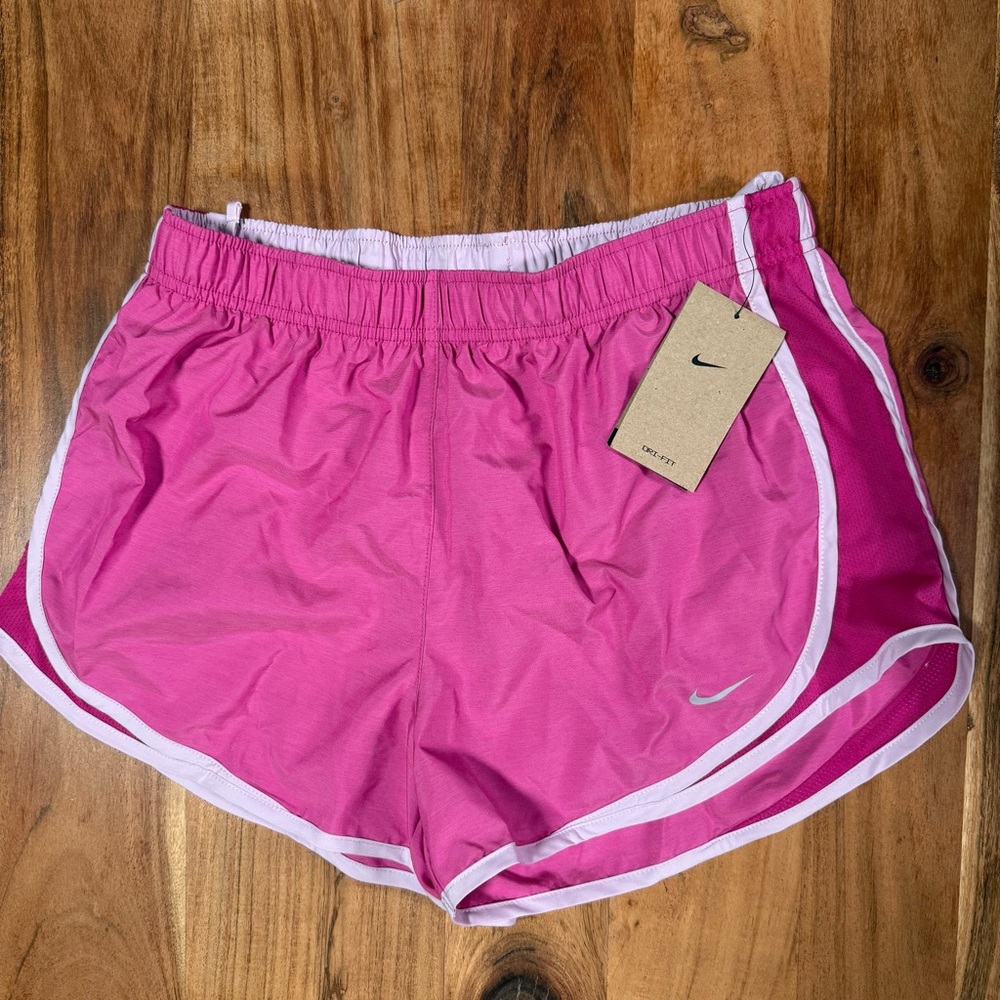 Nike Women's Tempo Athletic Shorts in Vibrant Pink